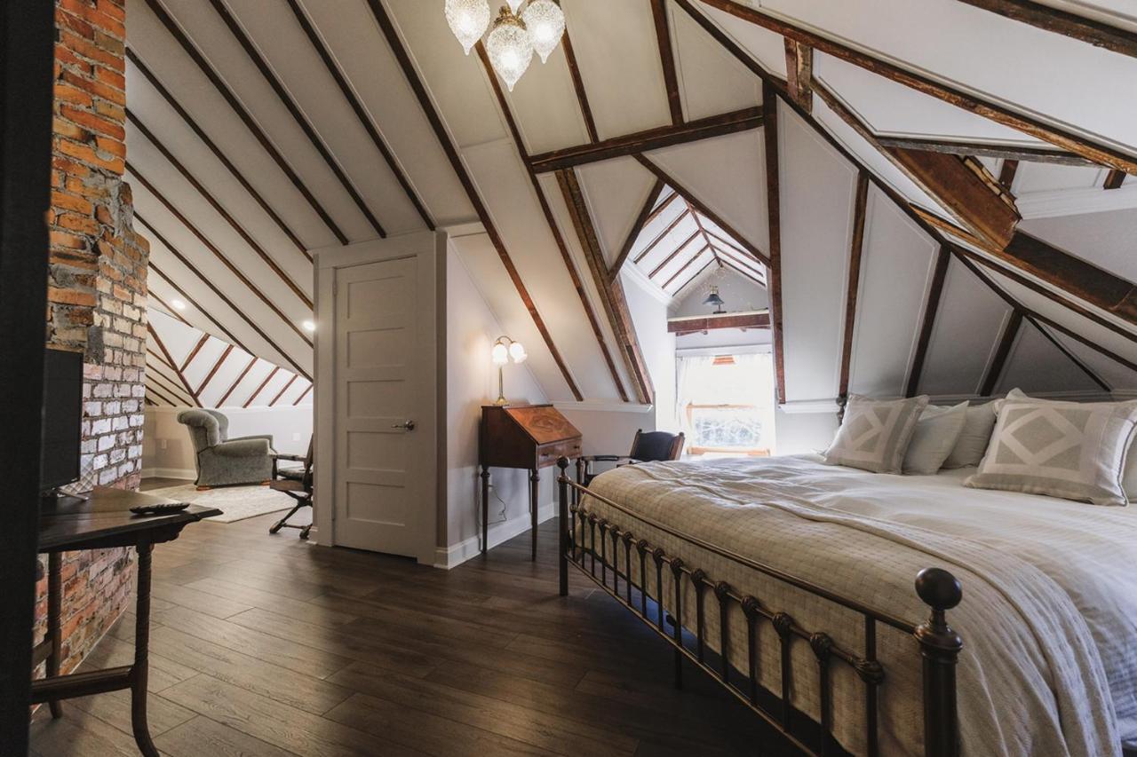 Double Oaks Bed & Breakfast Frühstückspension